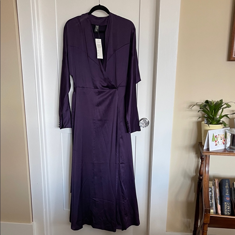 VINTAGE Kiss Me Deadly Elegant Purple Wrap Robe
